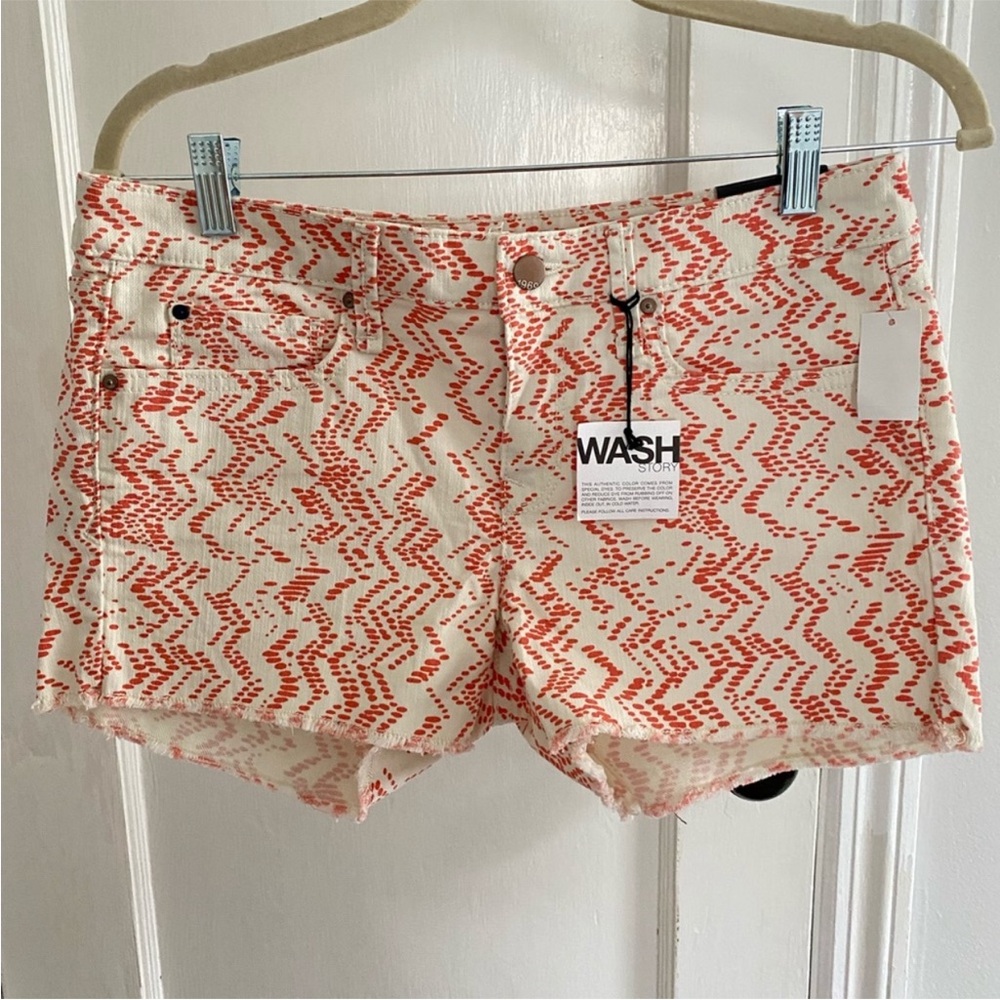 New Women’s Gap jean shorts size 27
